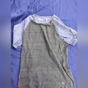 American eagle t shirt